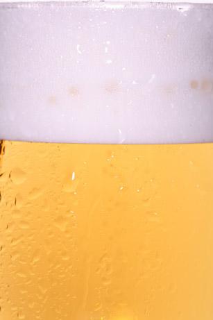 Cerveceros dicen ser pioneros en indicar en envases la edad mínima de consumo